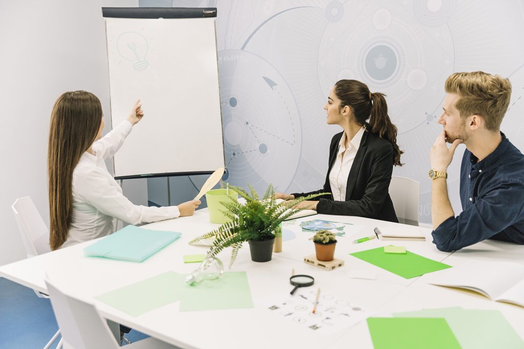 Common mistakes in company formation – illustration showing entrepreneurs choosing the wrong legal structure, skipping compliance steps, or rushing registration.